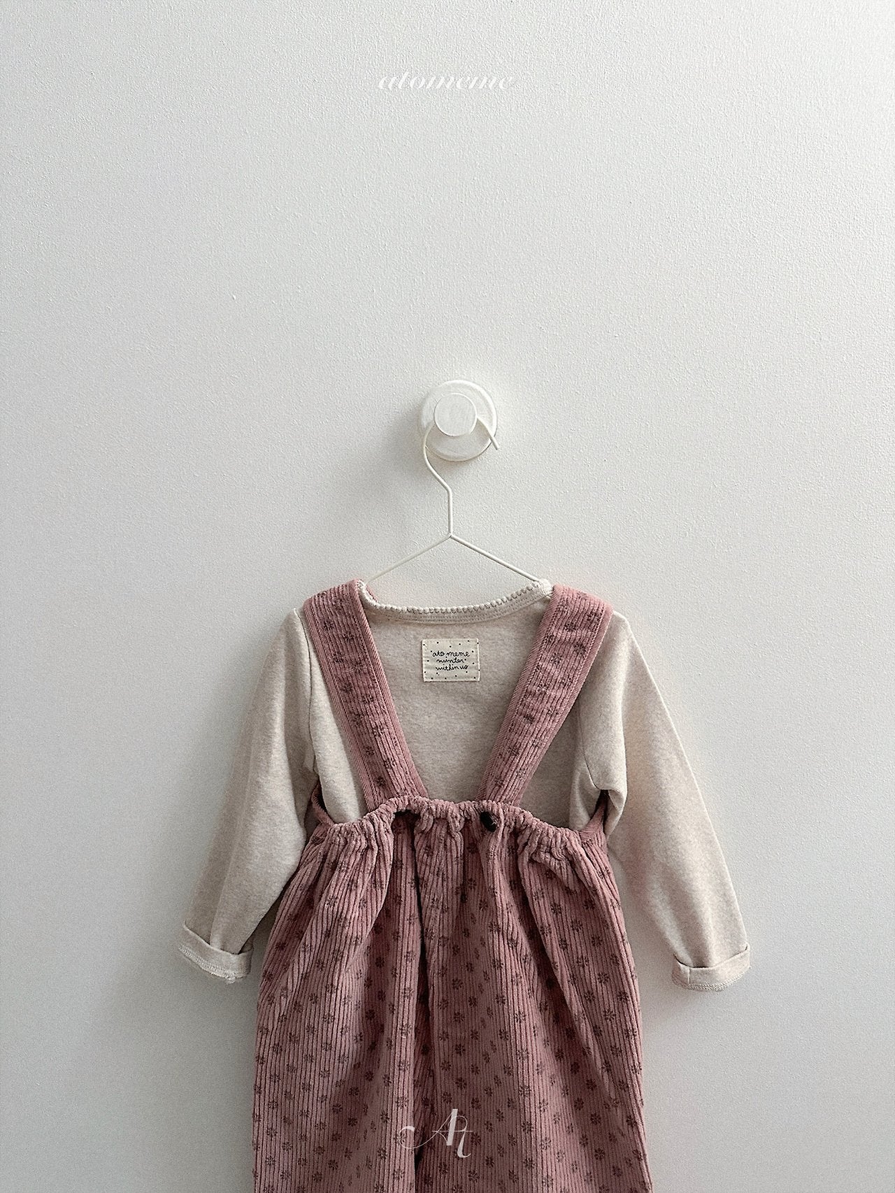 [atomeme] Anne Label Tee
