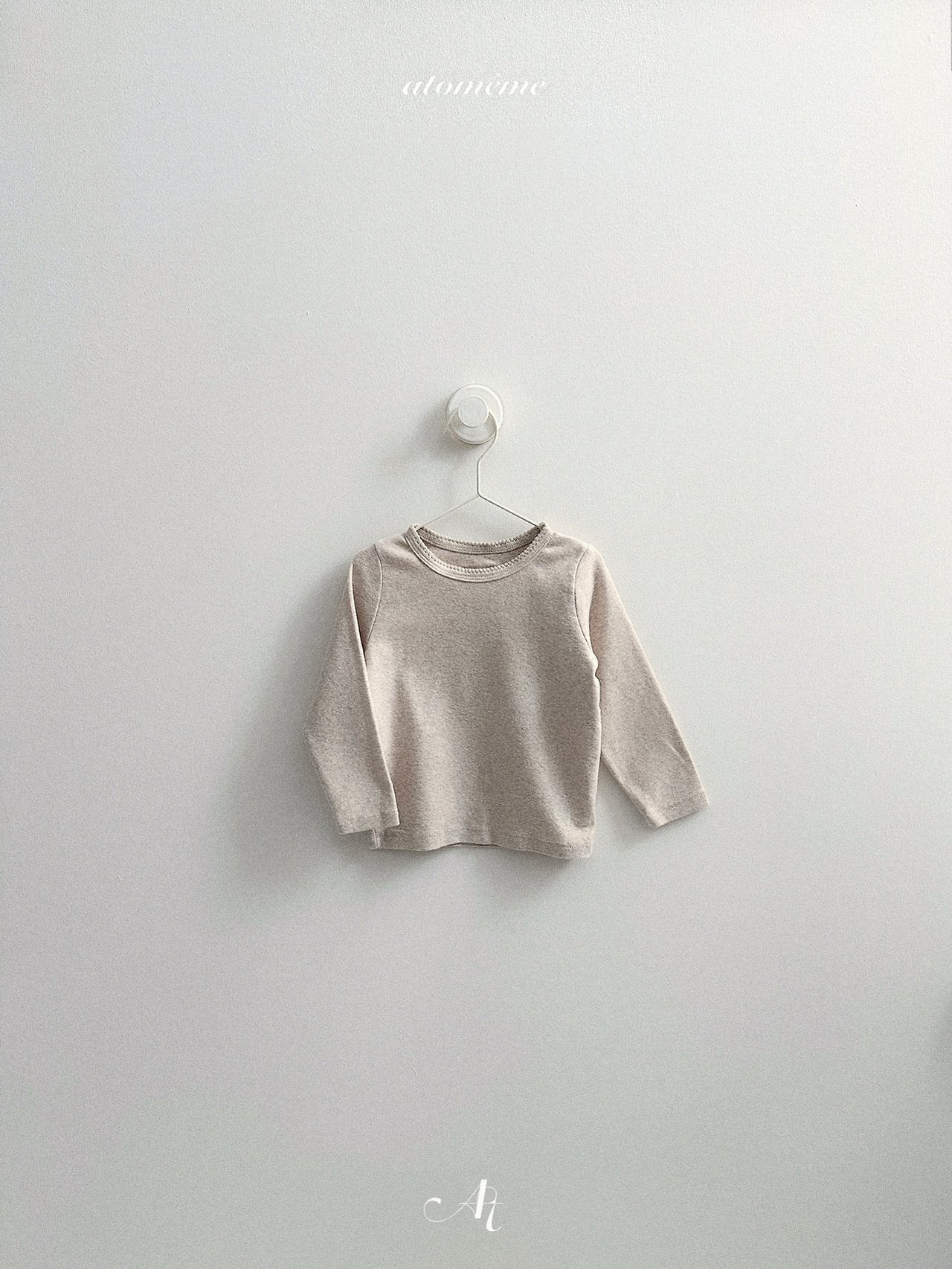 [atomeme] Anne Label Tee