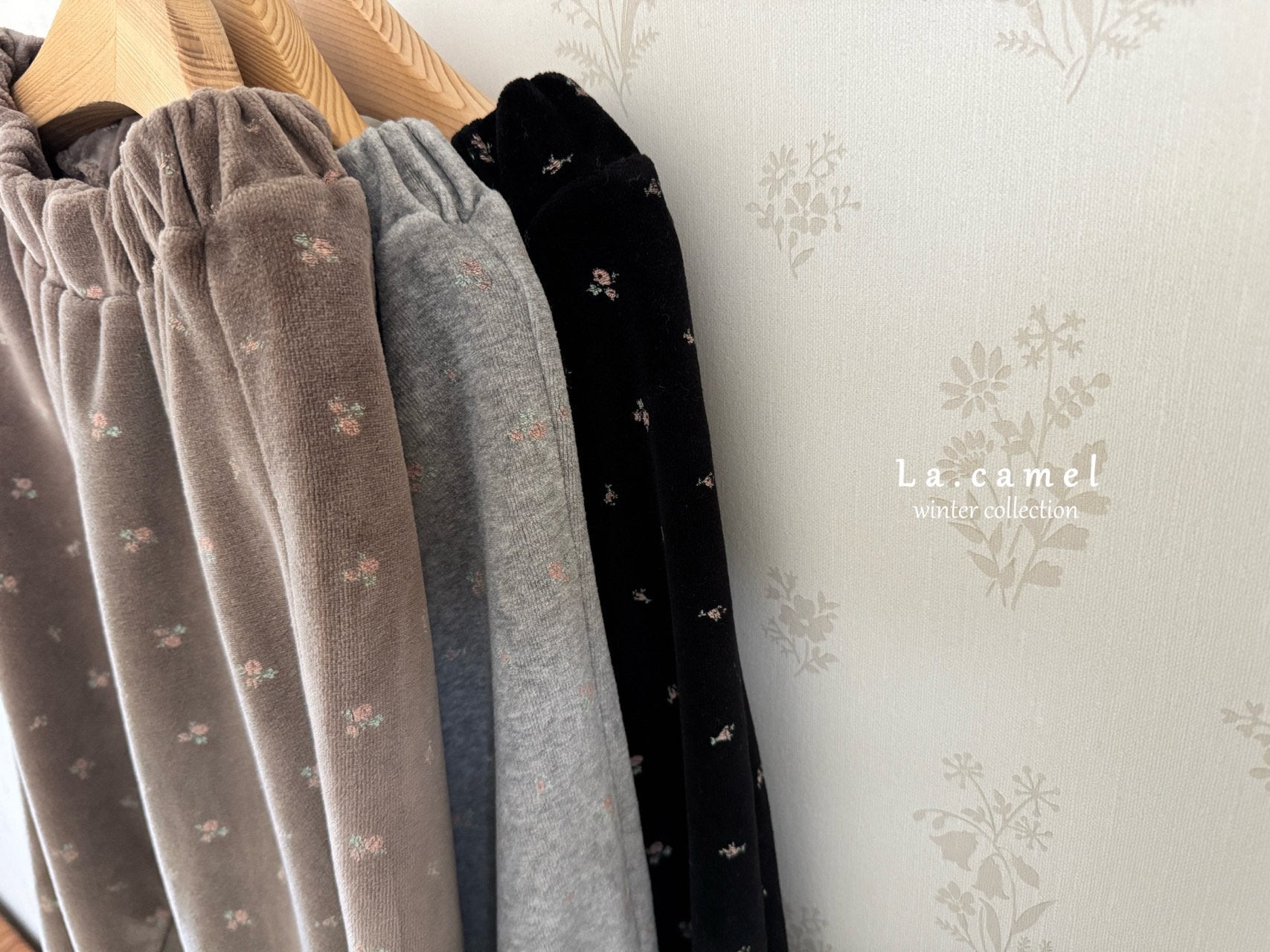 ［La.camel］Velvet flower pants