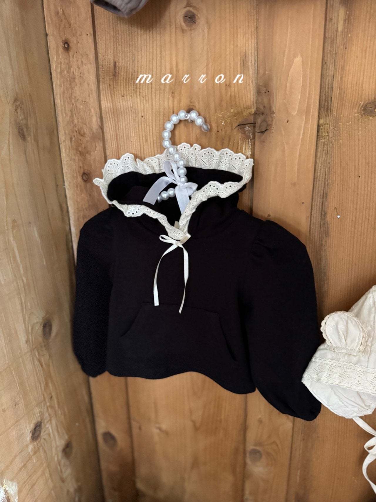 ［marron］Lace ribbon hood tops