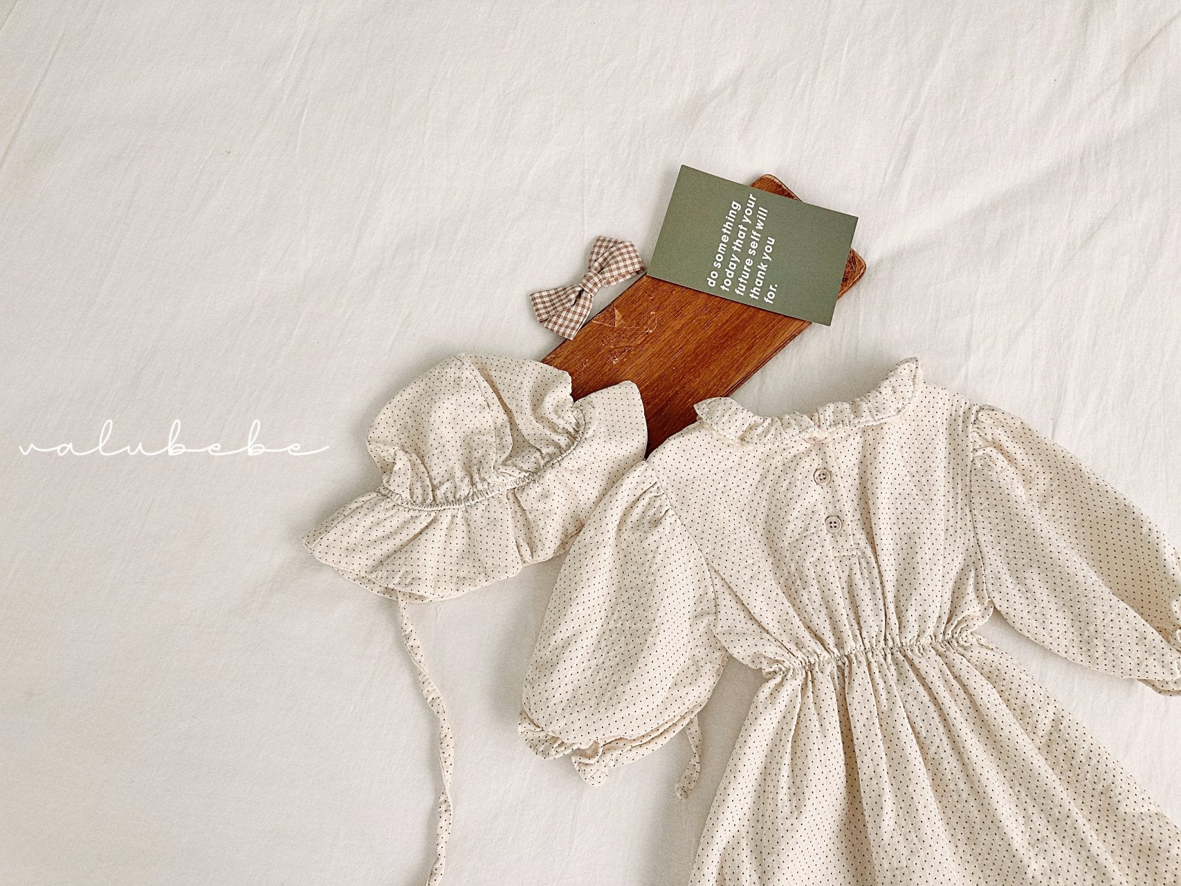 ［valubebe］Dot frill bebe suit (baby)