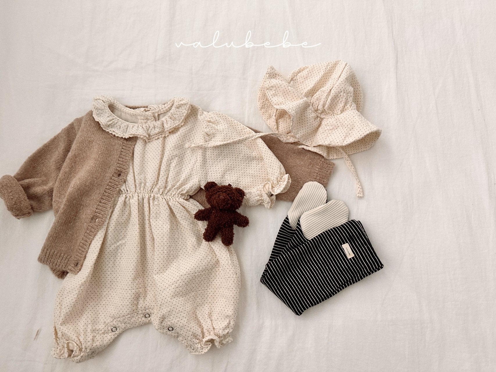 ［valubebe］Dot frill bebe suit (baby)
