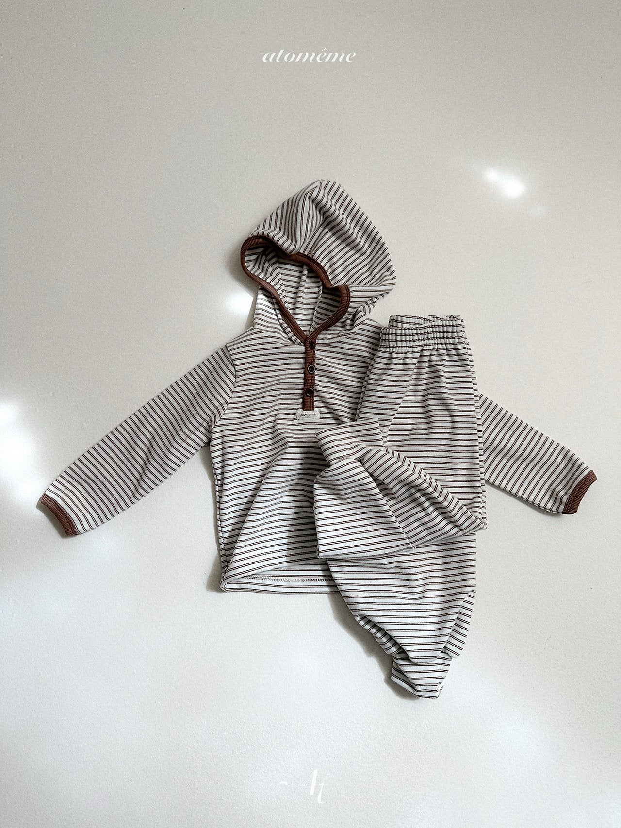 [atomeme] Caramel Stripe Hoodie