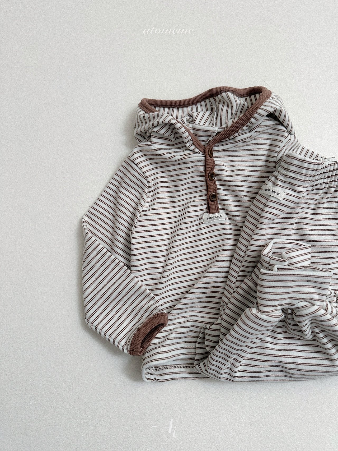 [atomeme] Caramel Stripe Hoodie