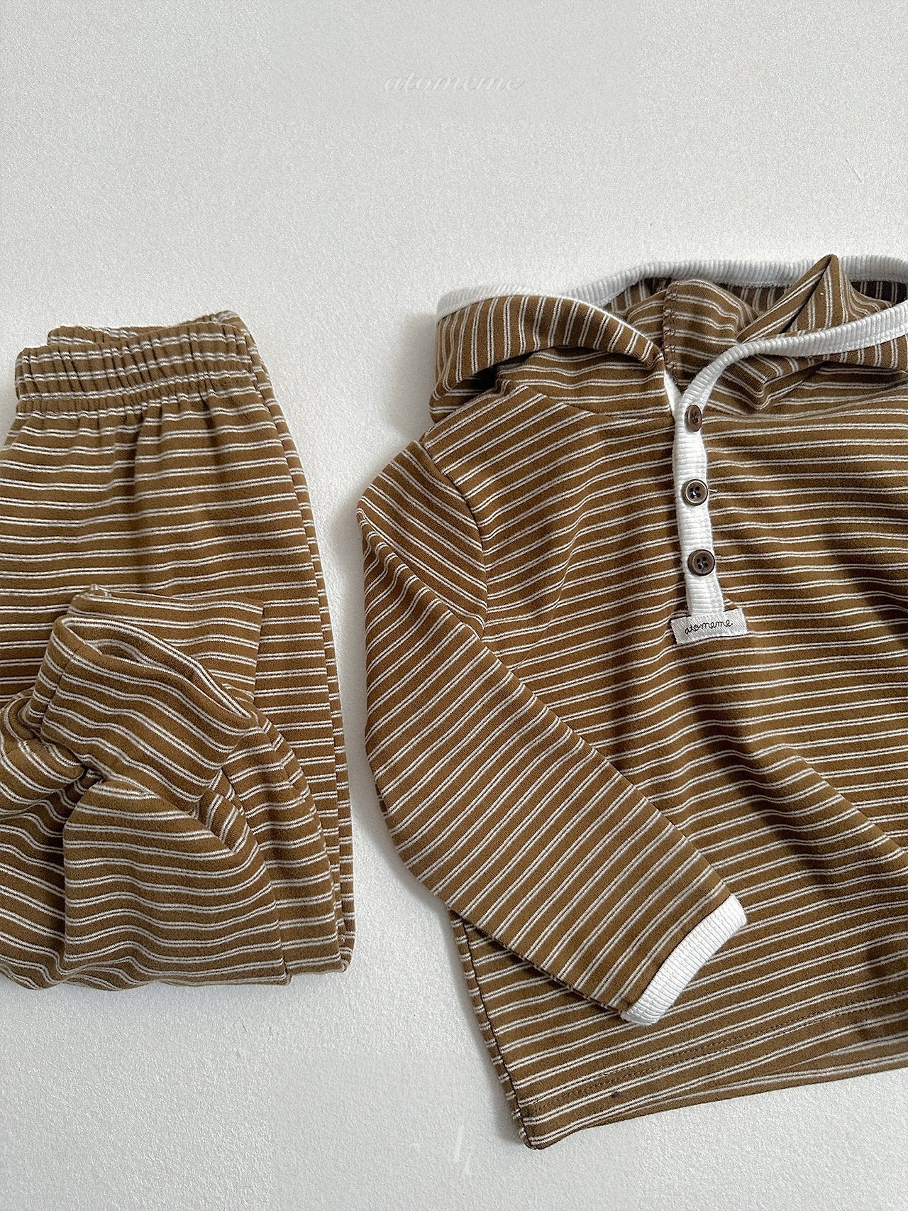 [atomeme] Caramel Stripe Hoodie