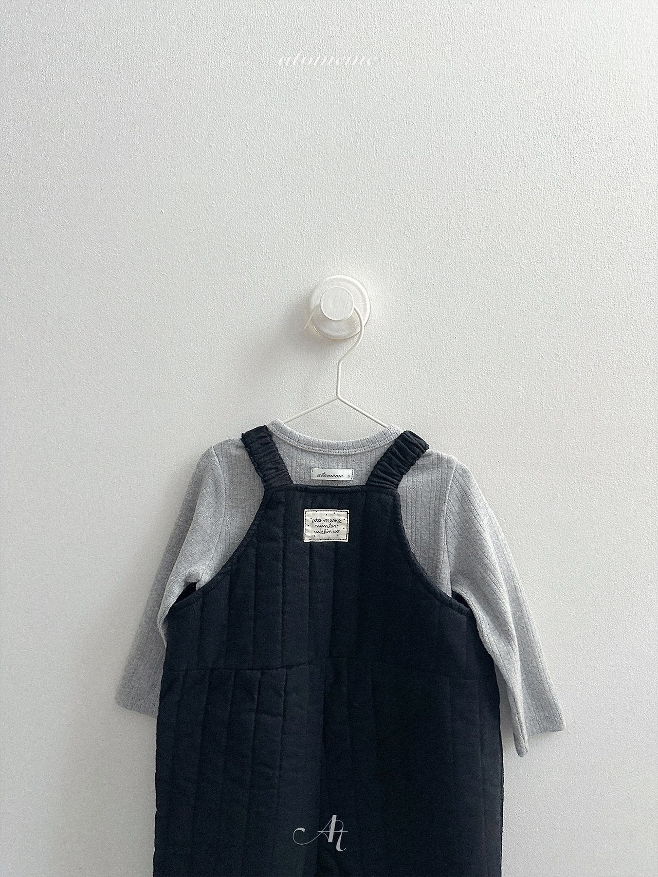 [atomeme] Rene Eyelet Tee