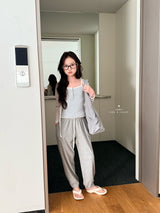 ［comma］Cool jogger pants
