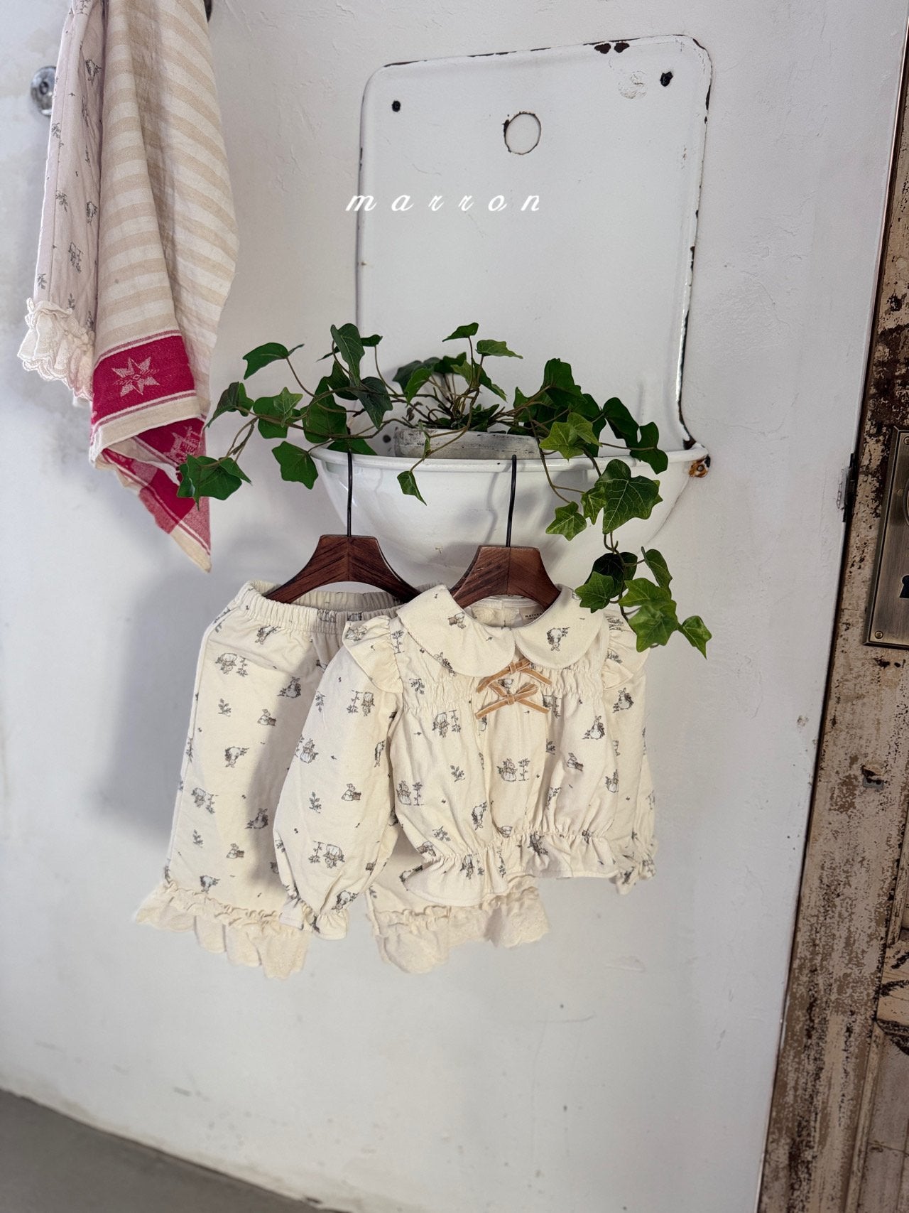 ［marron］Bunny bonnding ribbon blouse