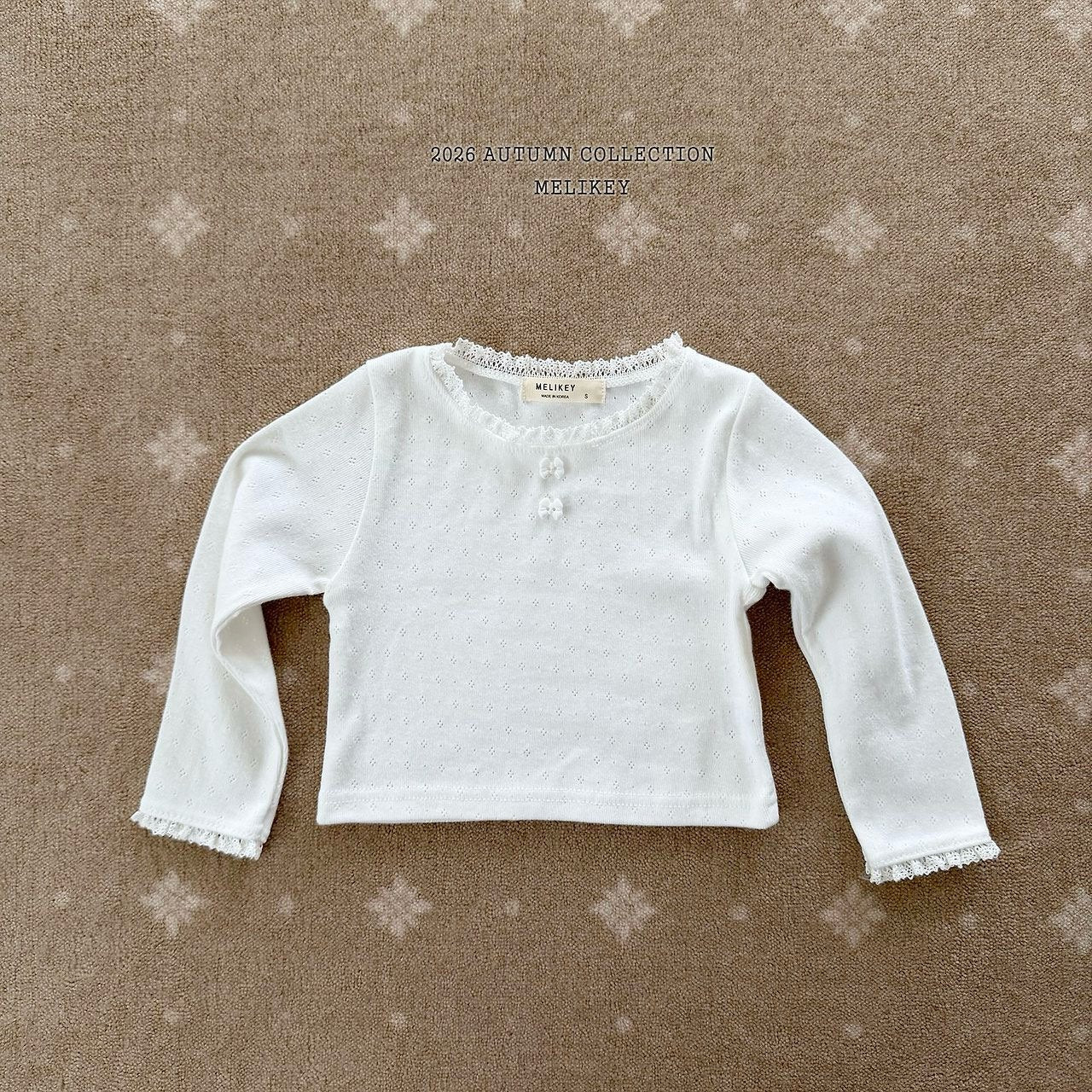 ［Melikey］Ribbon button lace tee