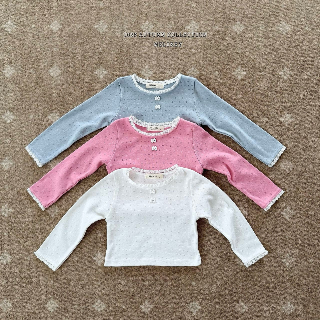 ［Melikey］Ribbon button lace tee