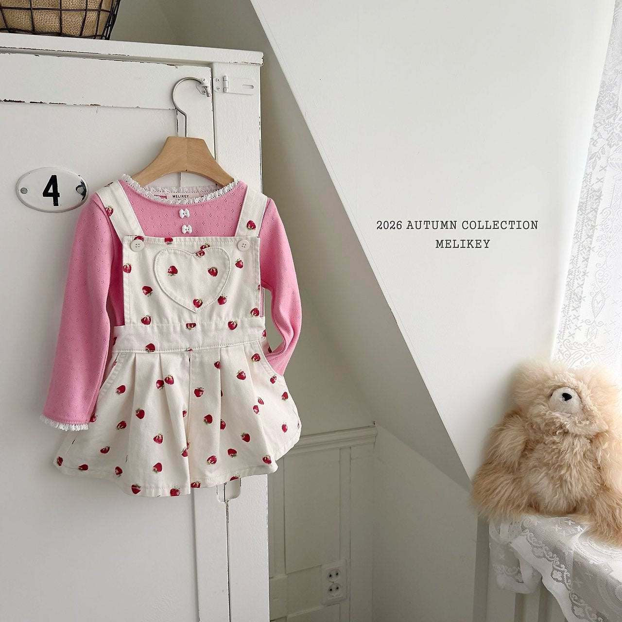 ［Melikey］Ribbon button lace tee