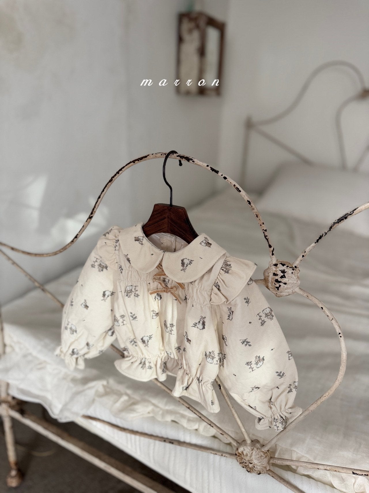 ［marron］Bunny bonnding ribbon blouse