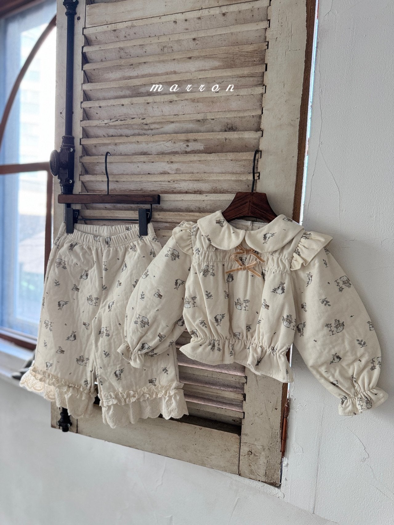 ［marron］Bunny bonnding ribbon blouse