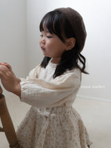 ［mimi market］Neck frill dot blouse