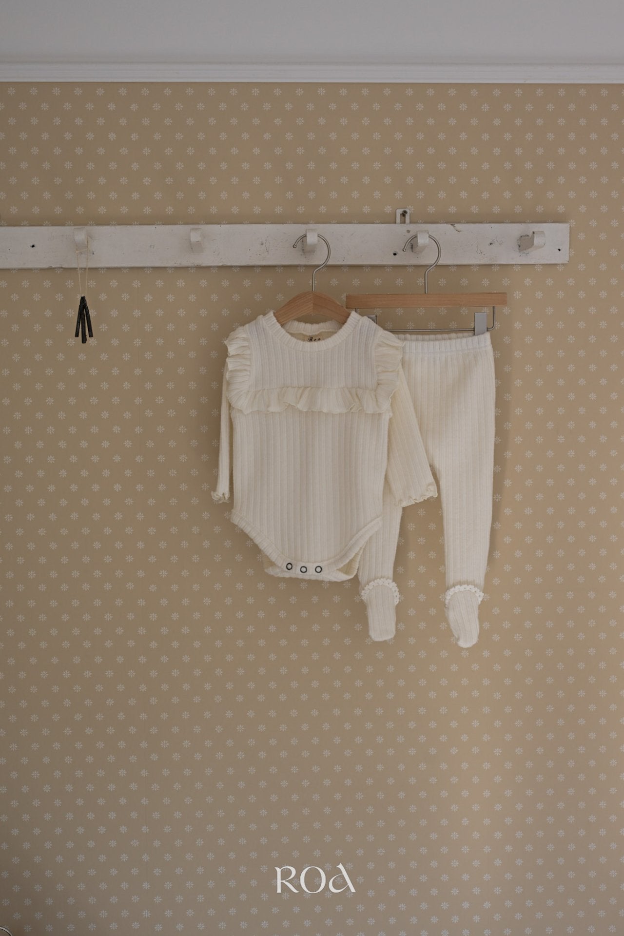 ［ROA］Frill rompers