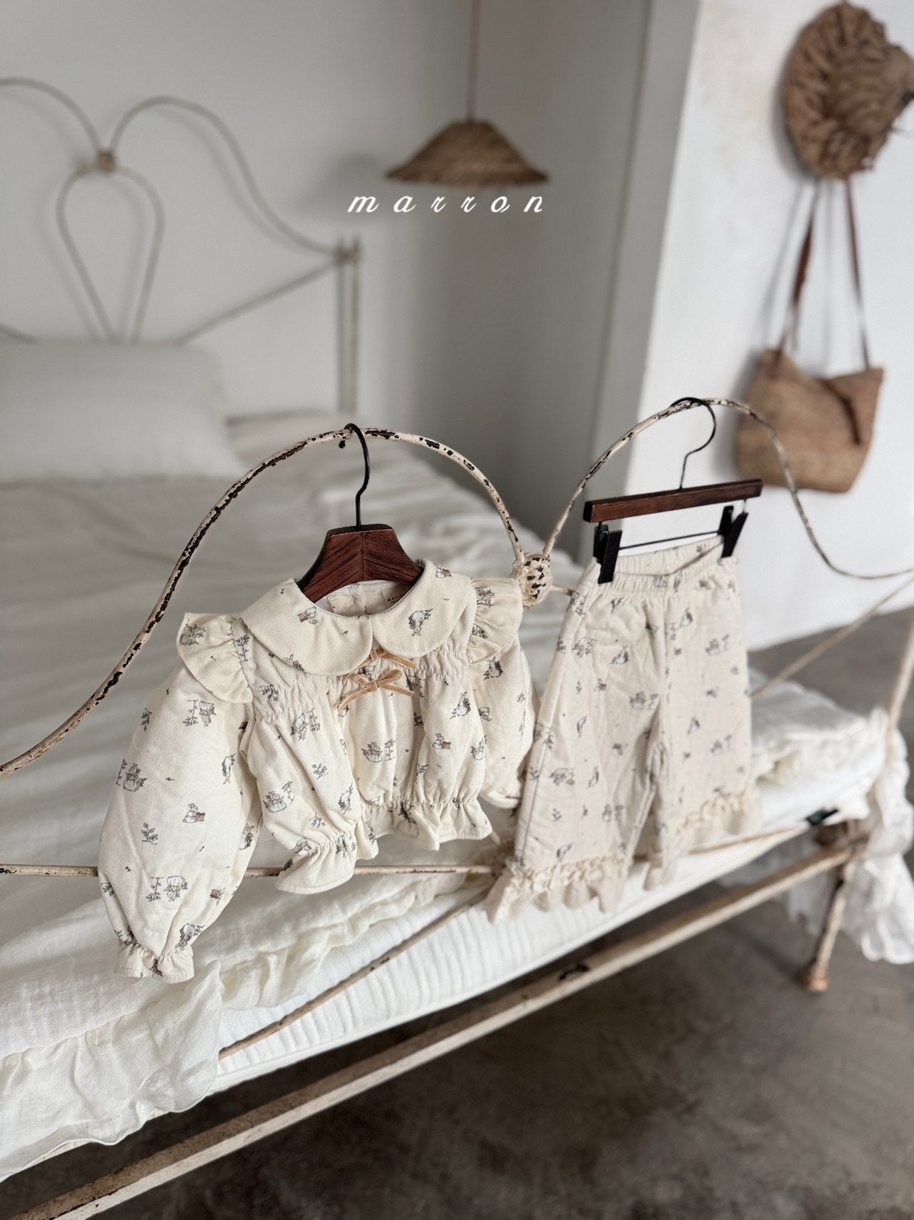 ［marron］Bunny bonnding ribbon blouse