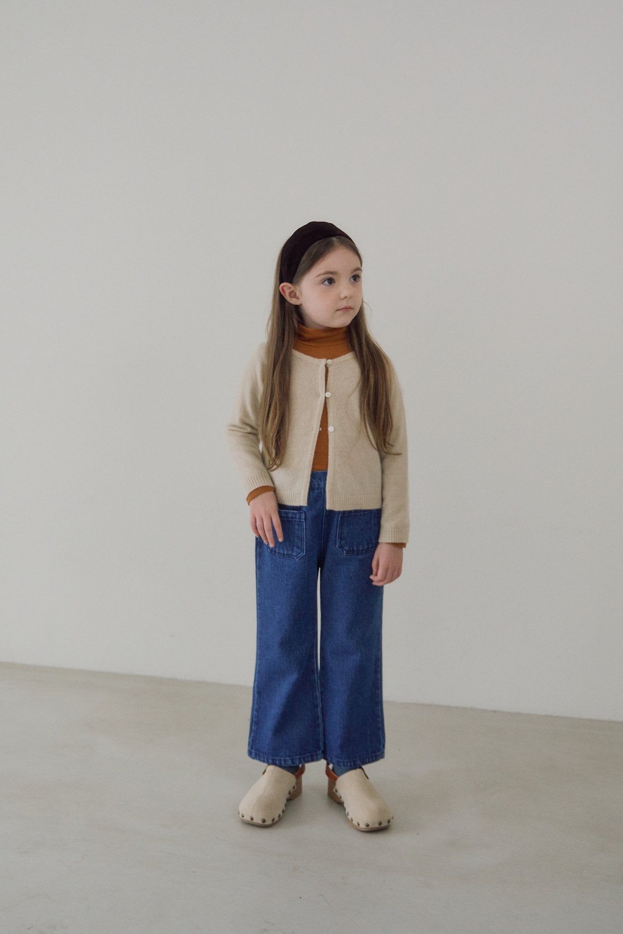 [soye] Open half neck tee