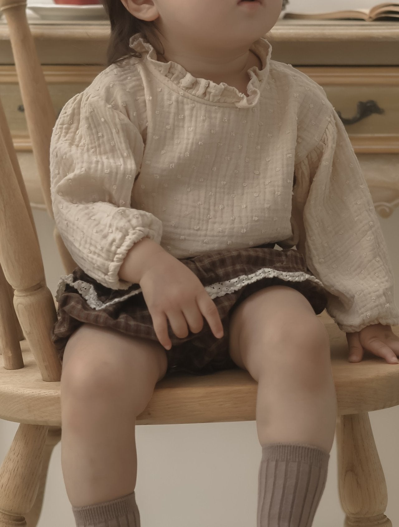 ［mimi market］Neck frill dot blouse