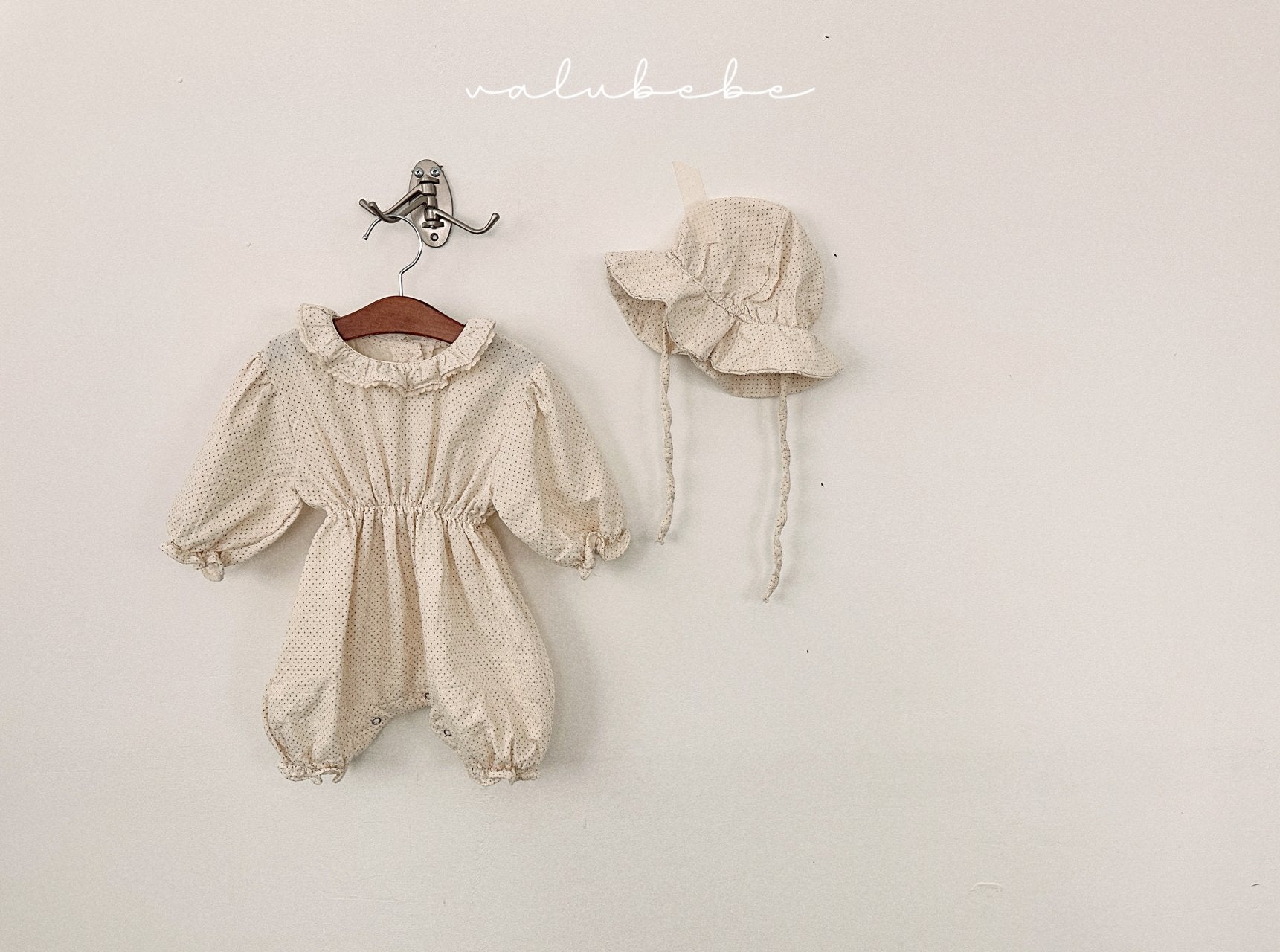 ［valubebe］Dot frill bebe suit (baby)