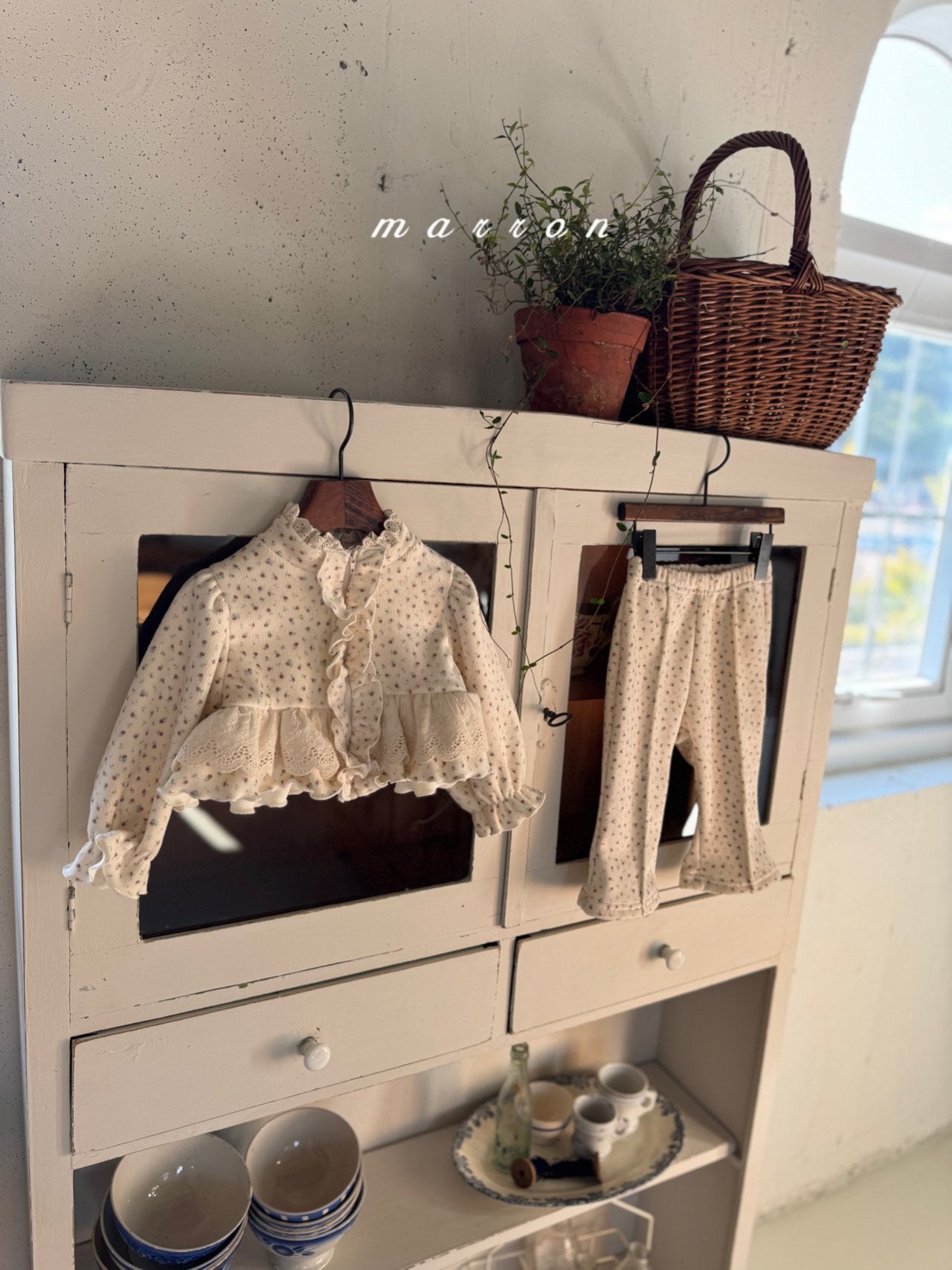 ［marron］Daily frill zip-up