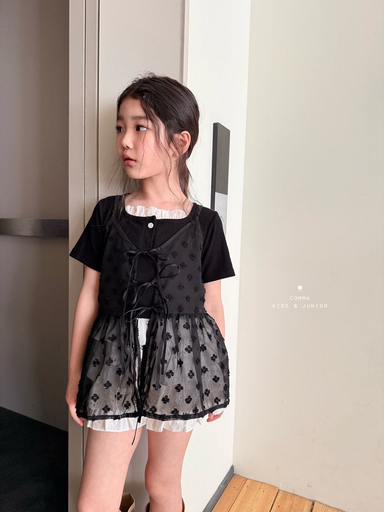 ［comma］Square neck frill tee