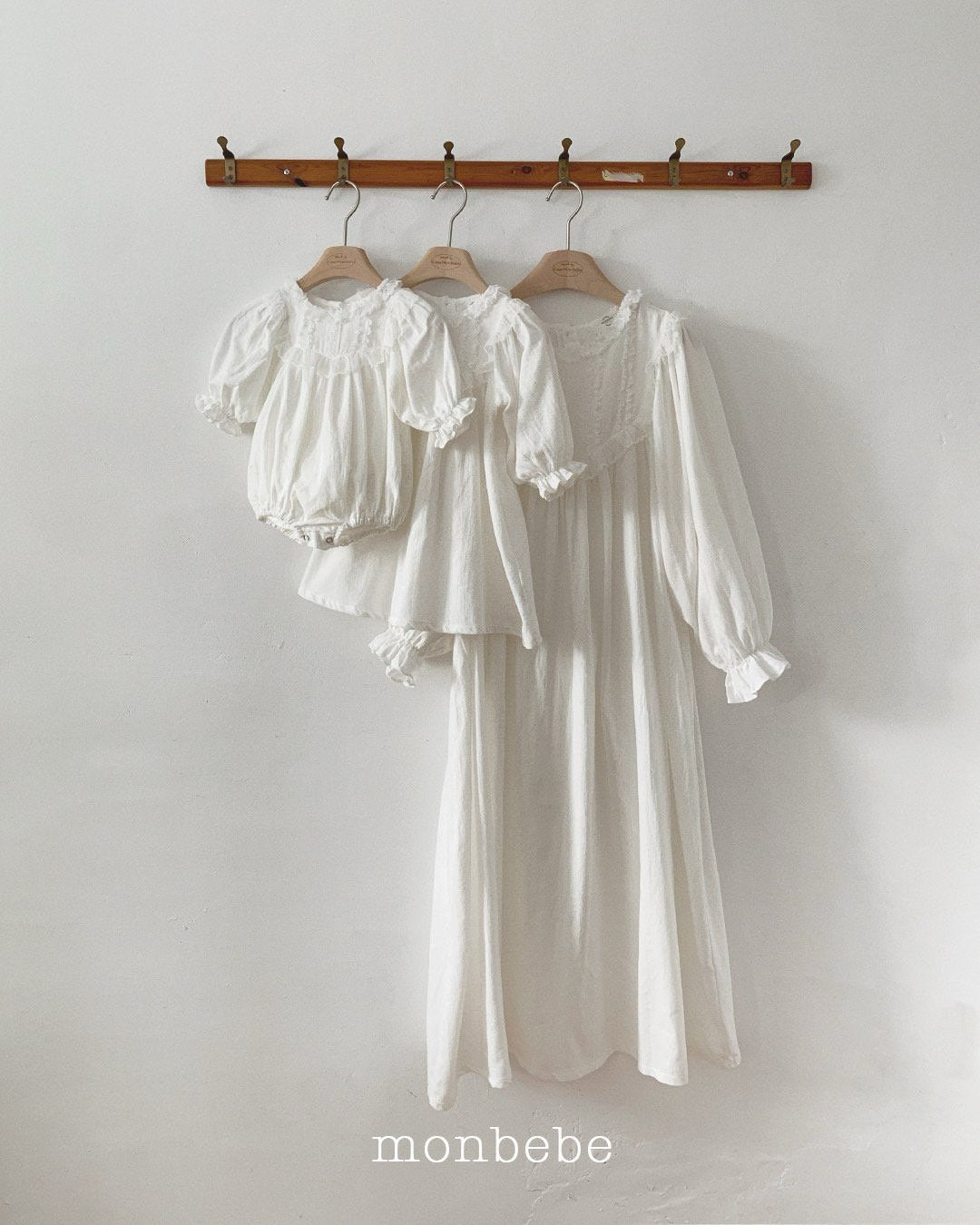 [monbebe] Angel lace rompers