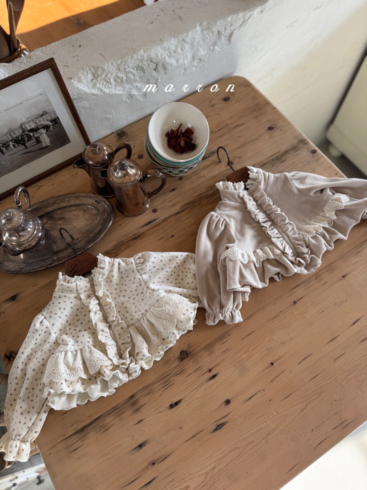 ［marron］Daily frill zip-up