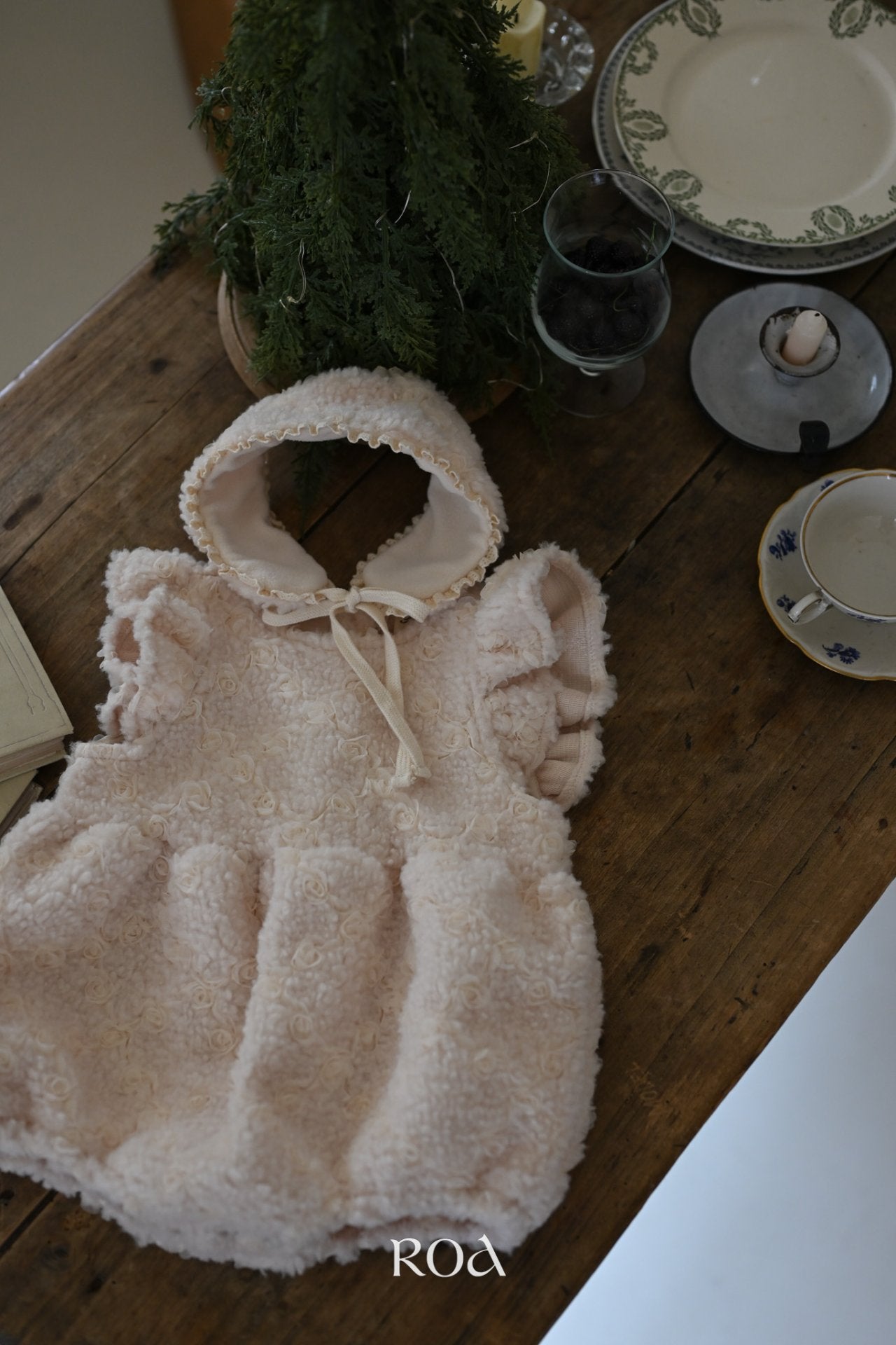 ［ROA］Boa wing rompers & ear muffler