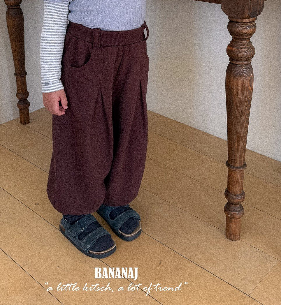 ［BANANAJ］Ecru jogger pants