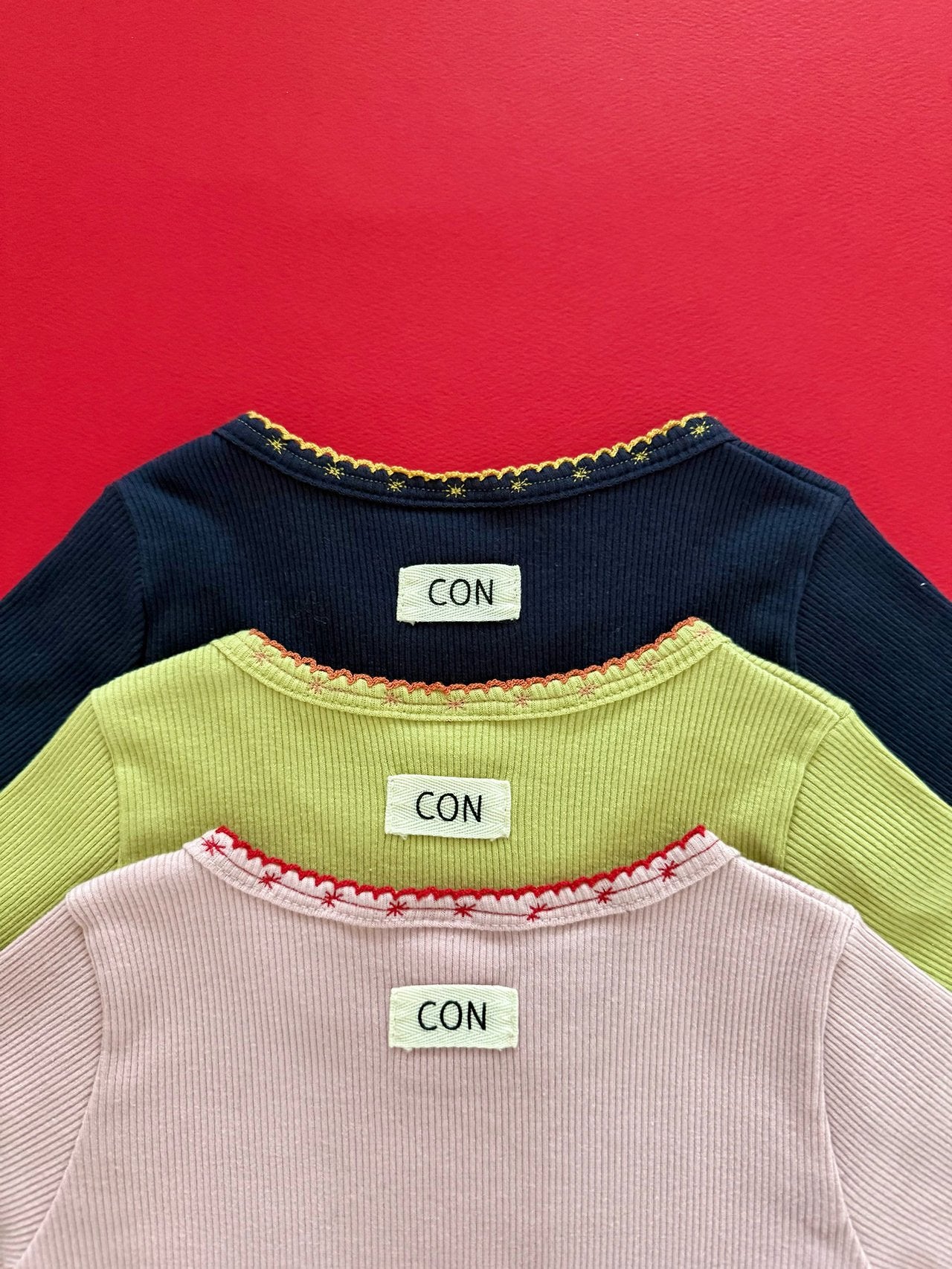 ［con］Stitch rib tee