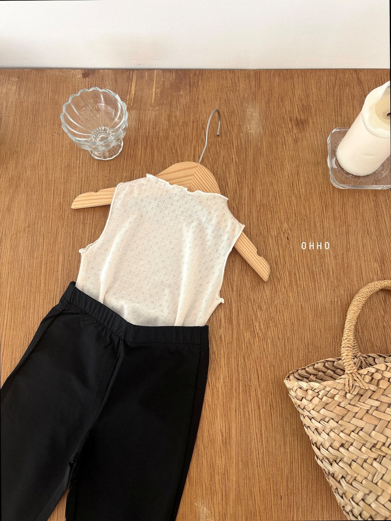 ［ohho］Eyelet mellow sleeveless tee