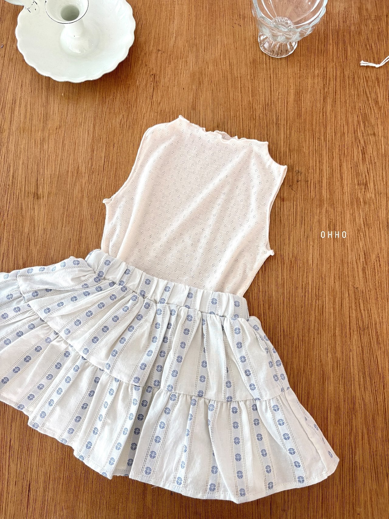 ［ohho］Eyelet mellow sleeveless tee