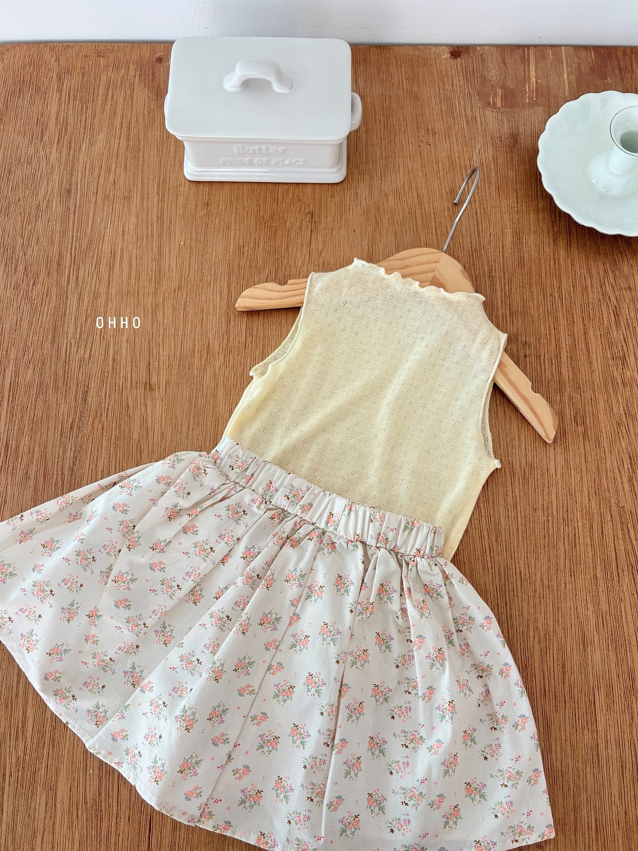 ［ohho］Eyelet mellow sleeveless tee