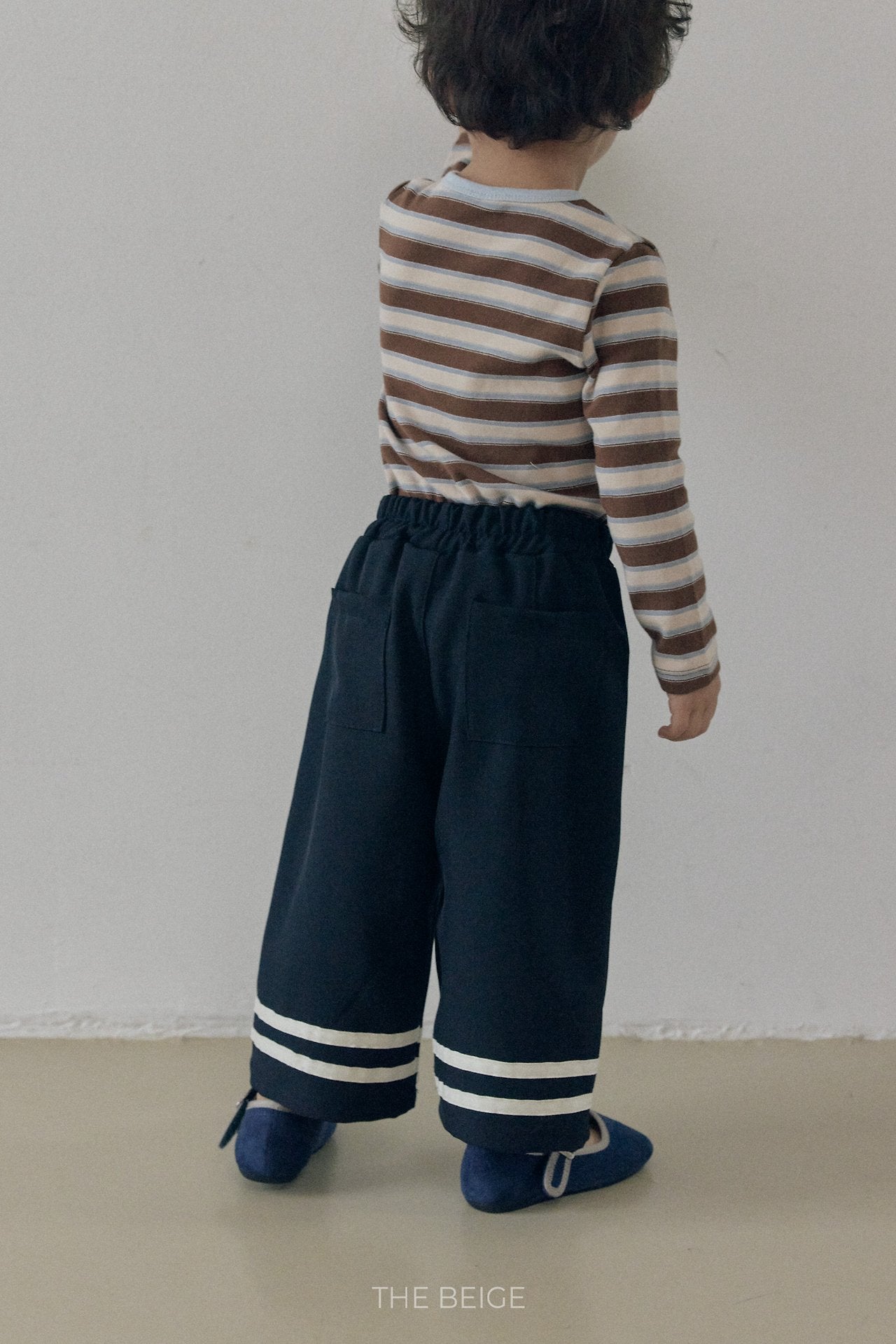 ［The beige］Tape Line Pants