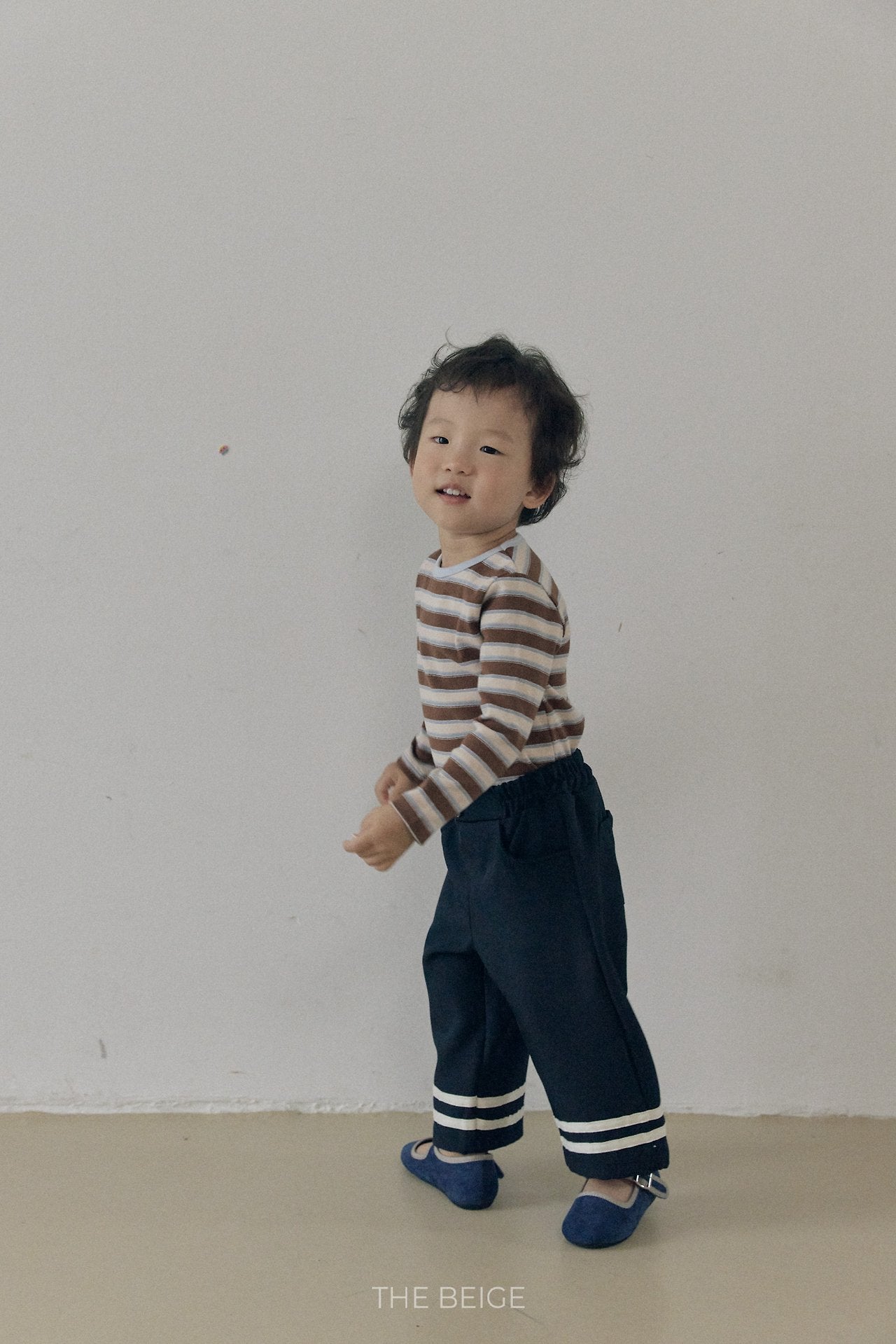 ［The beige］Tape Line Pants