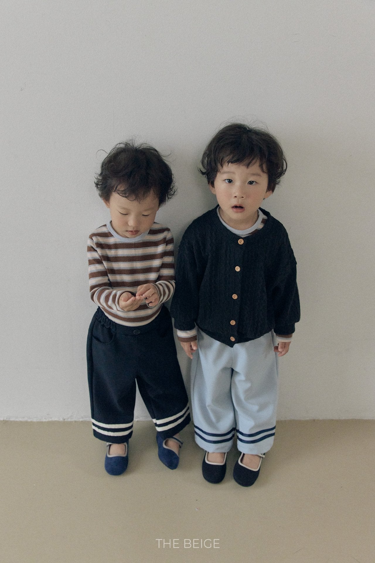 ［The beige］Tape Line Pants