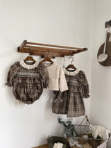 ［OREN］Chocolate check rompers