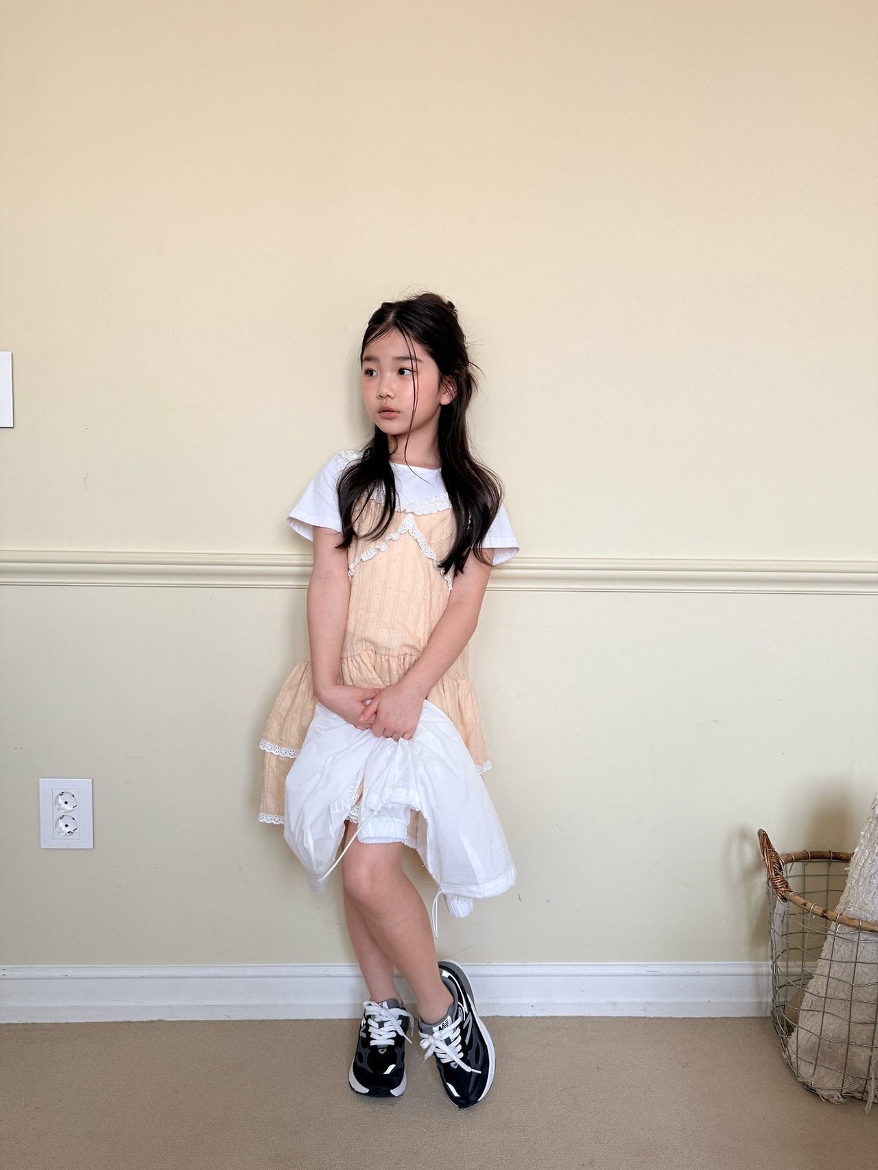 ［comma］Lace cancan one-piece