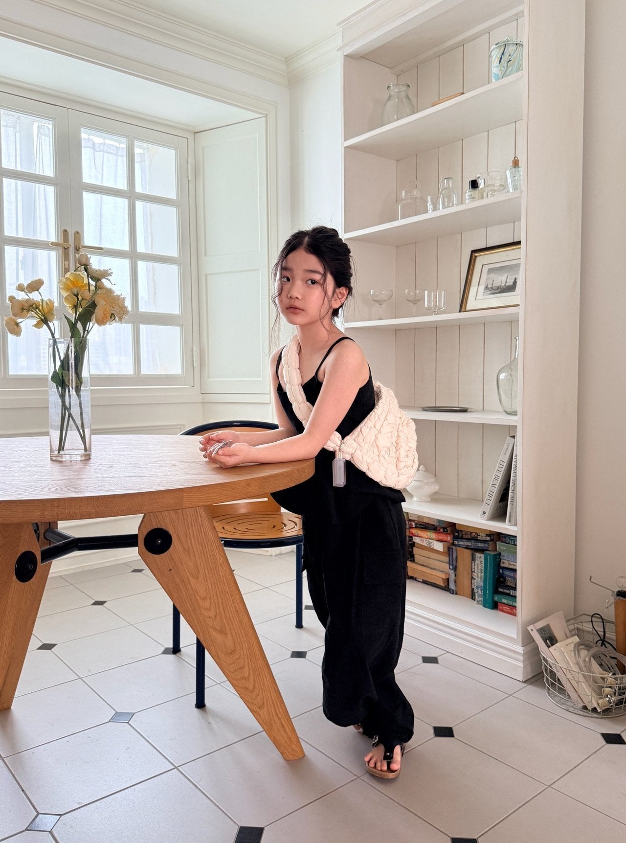 ［comma］Linen frill camisole blouse