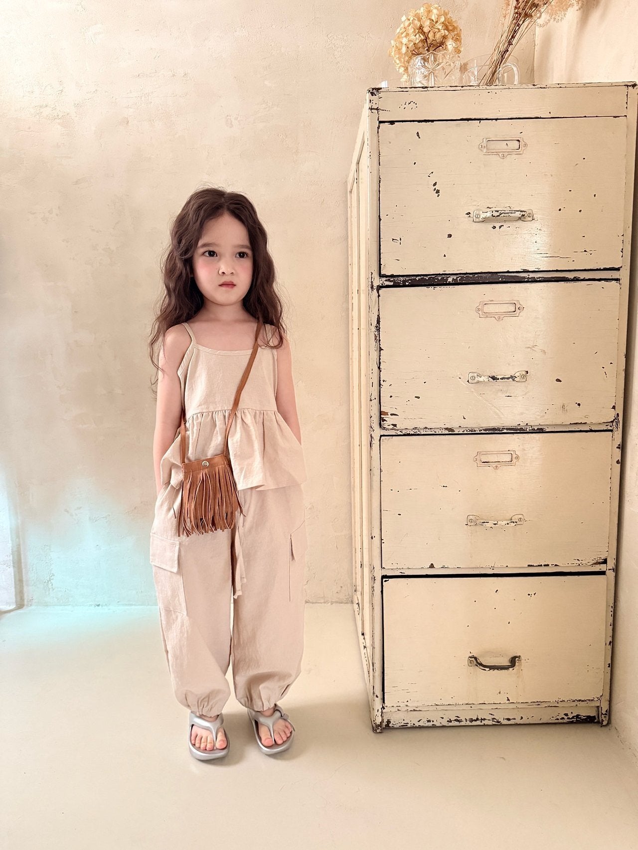 ［comma］Linen frill camisole blouse