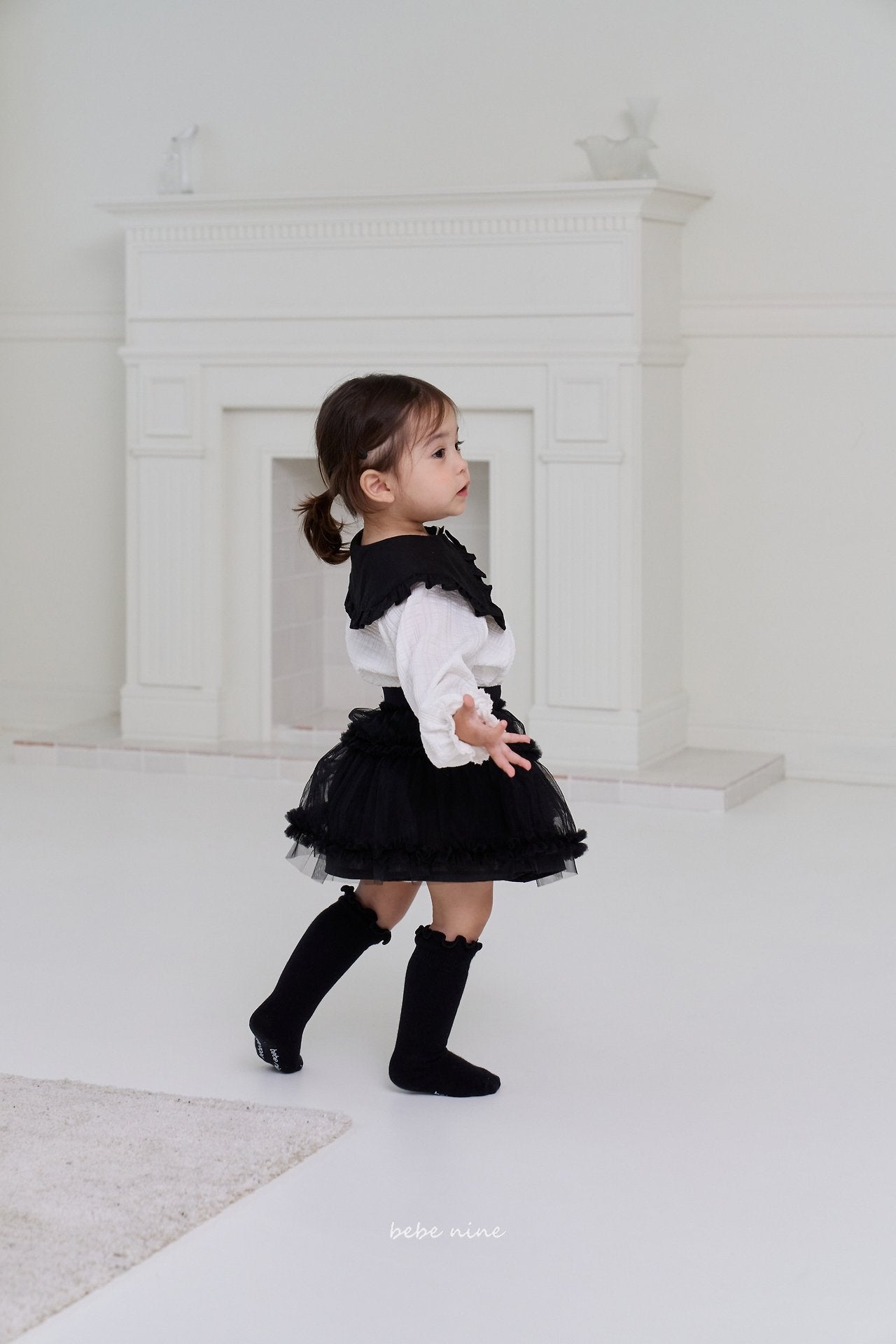 ［bebenine］Nine Frill Knee Socks
