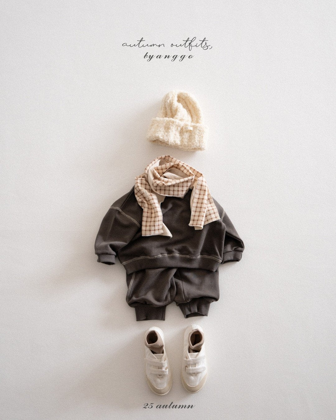 ［anggo］Cake sweatshirt