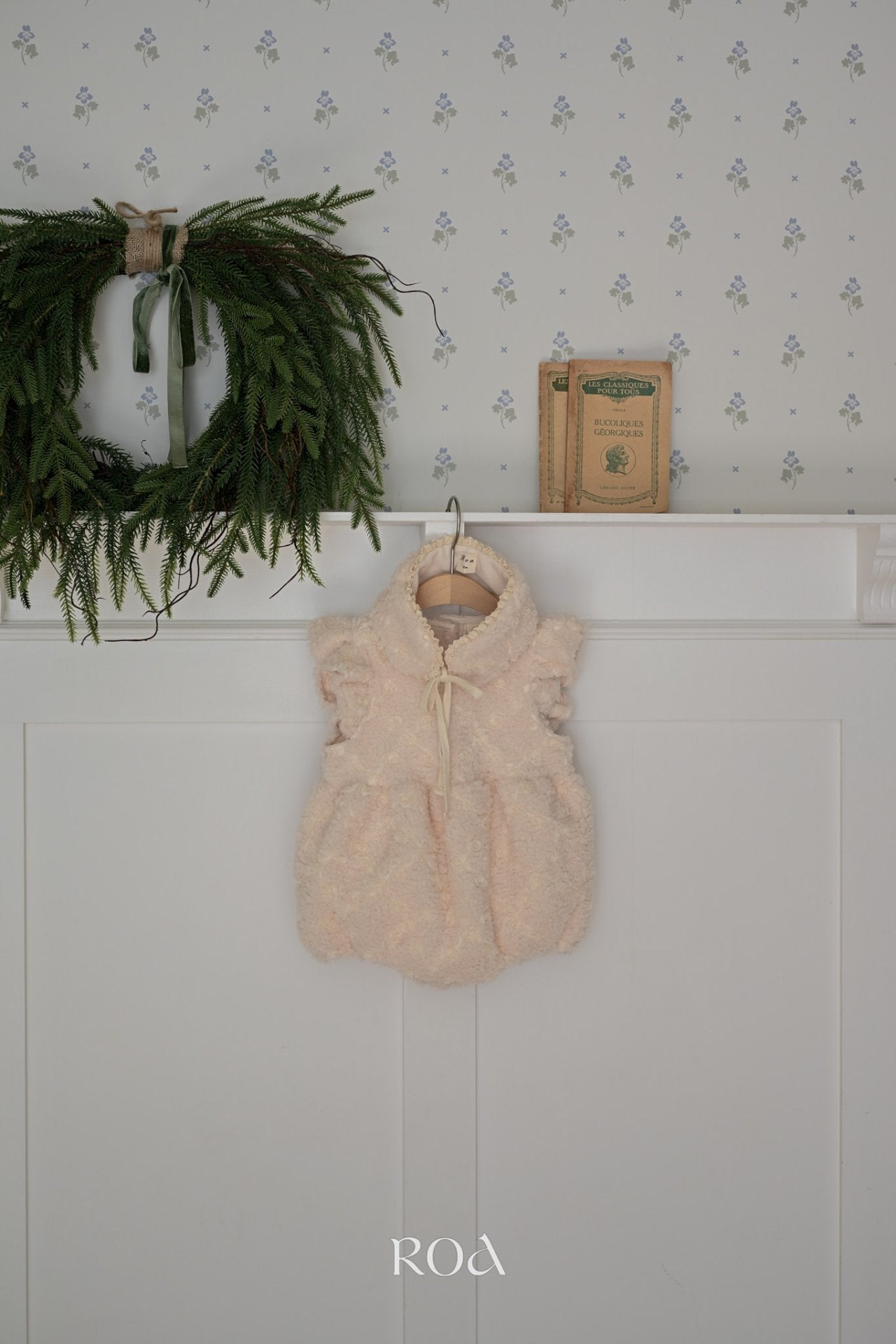 ［ROA］Boa wing rompers & ear muffler