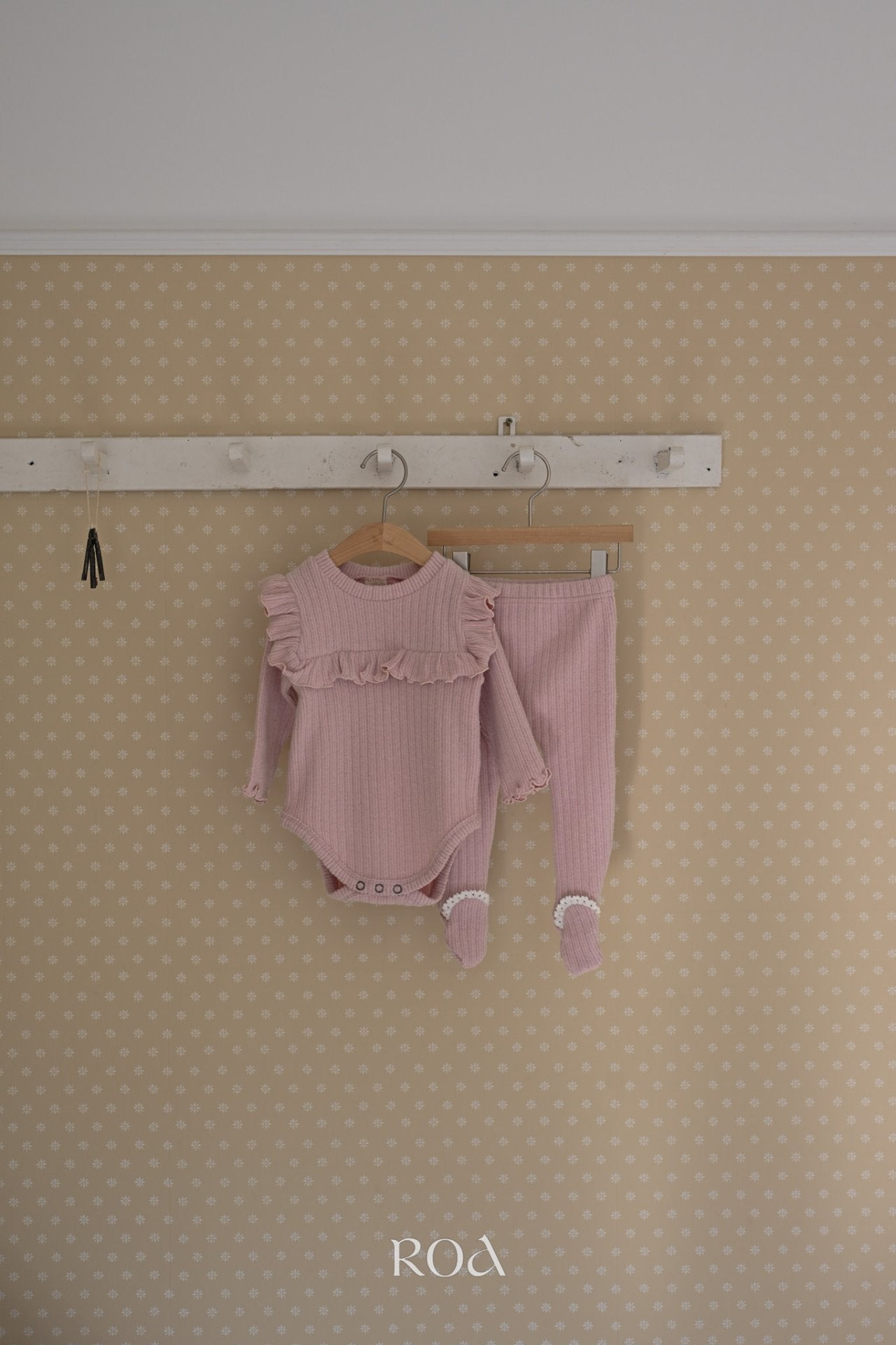 ［ROA］Frill foot leggings