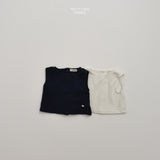 ［LINDO］Eyelet sleeveles tops