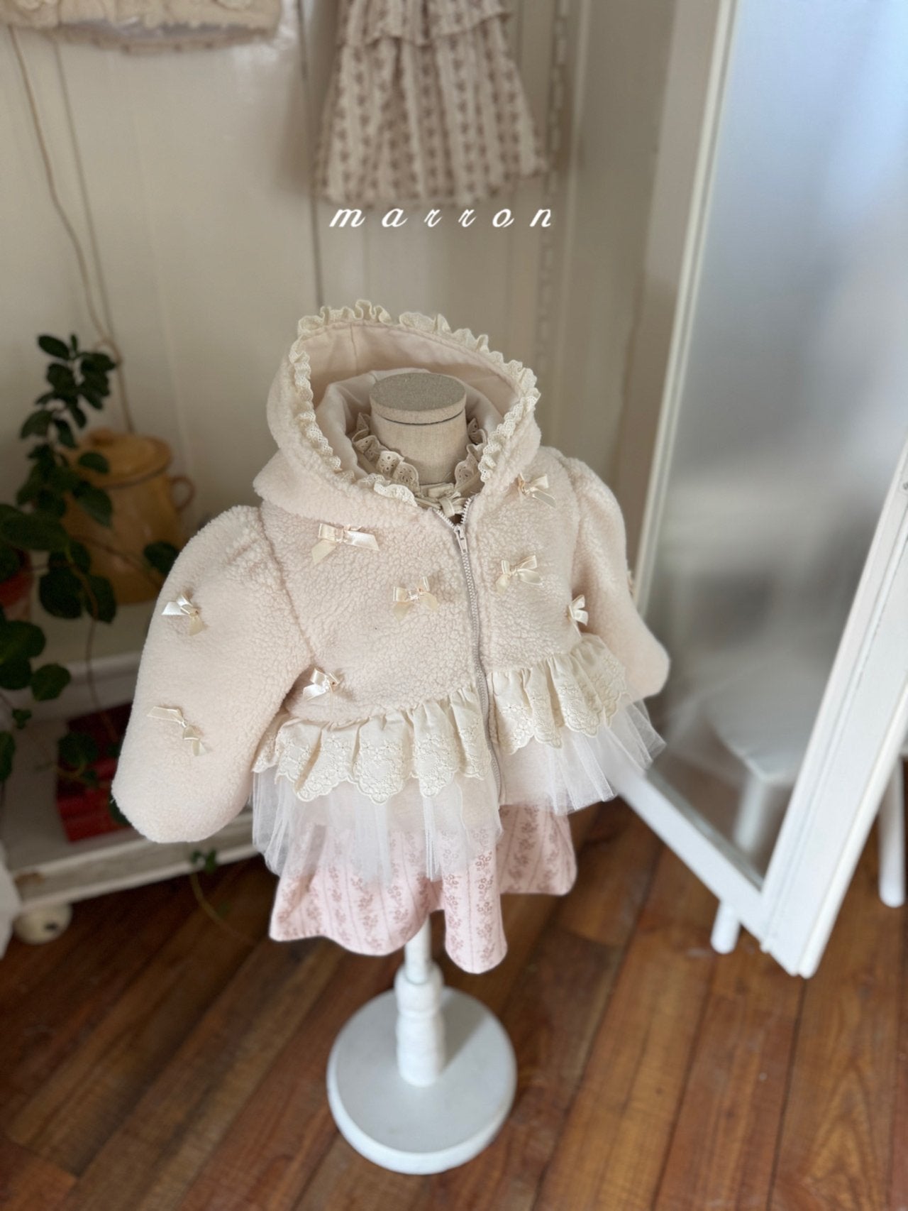 ［marron］Ribbon lace hood zip-up