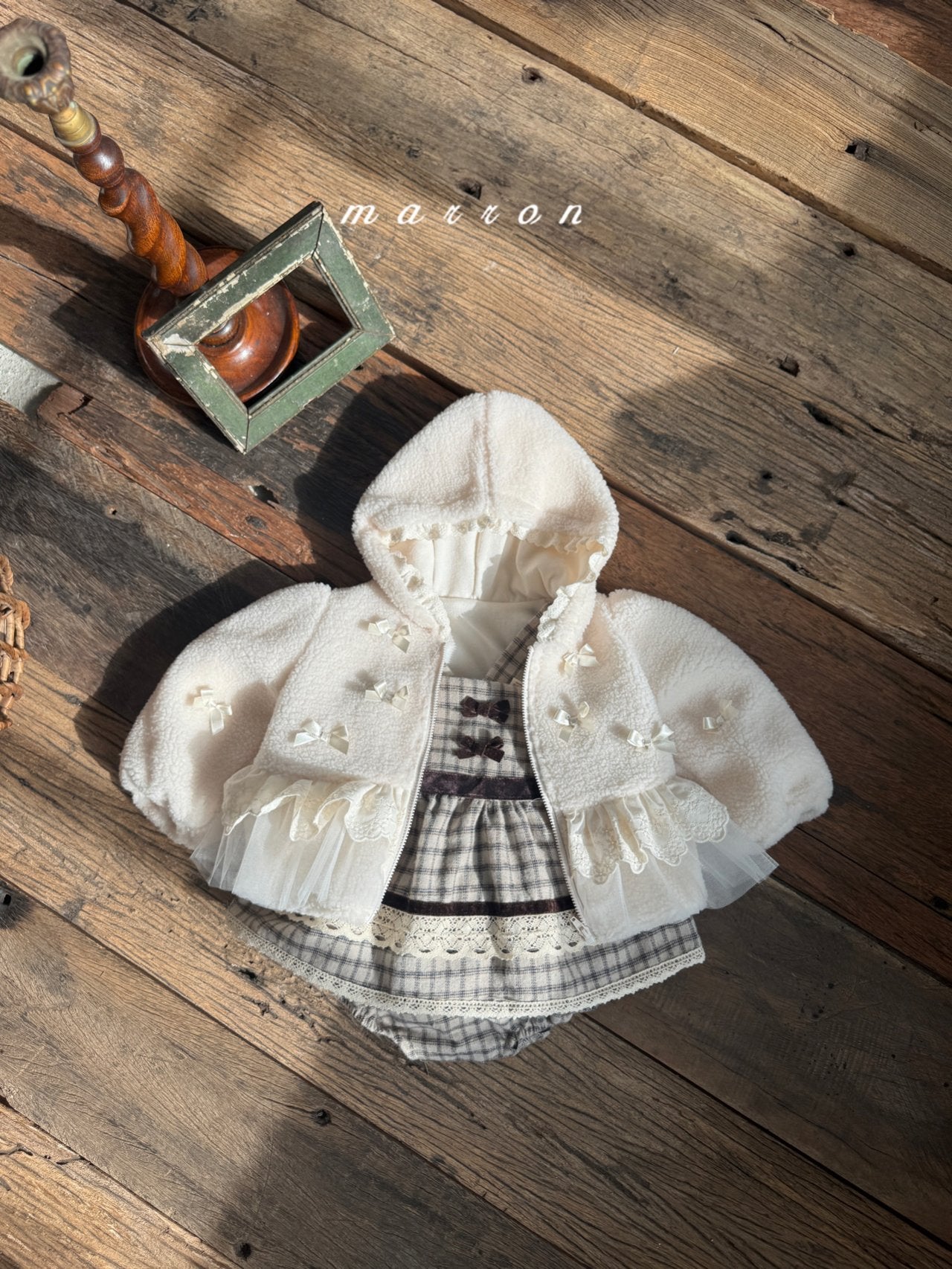 ［marron］Ribbon lace hood zip-up