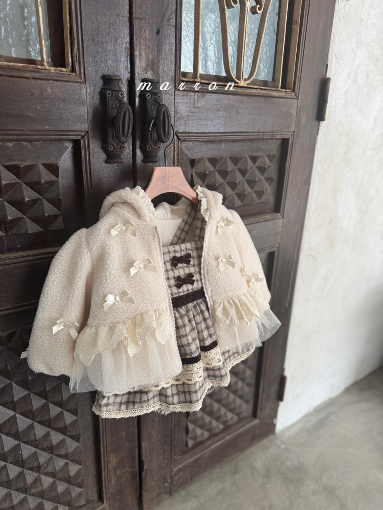 ［marron］Ribbon lace hood zip-up