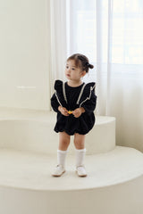 ［bebenine］Nine Frill Knee Socks