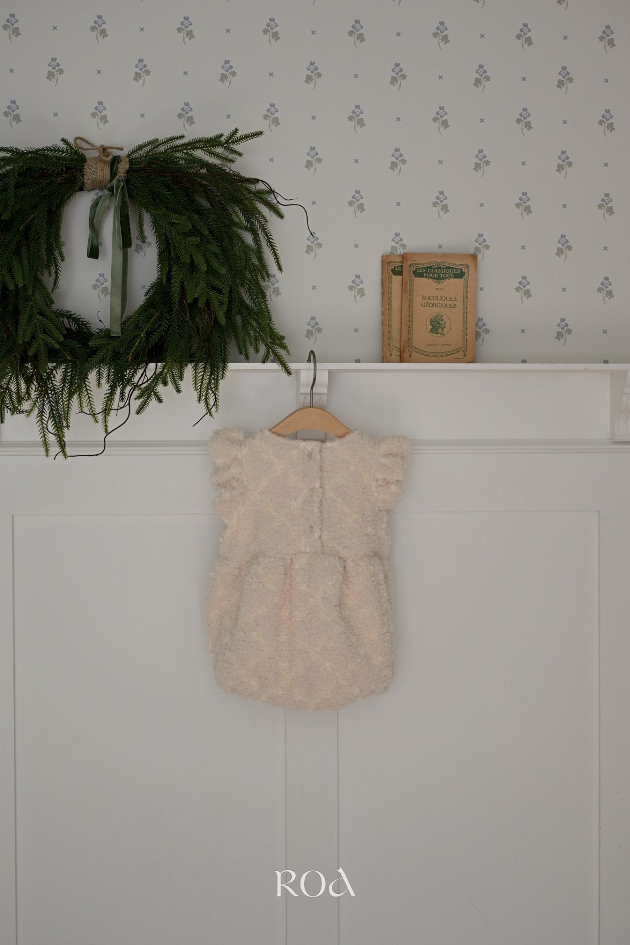 ［ROA］Boa wing rompers & ear muffler